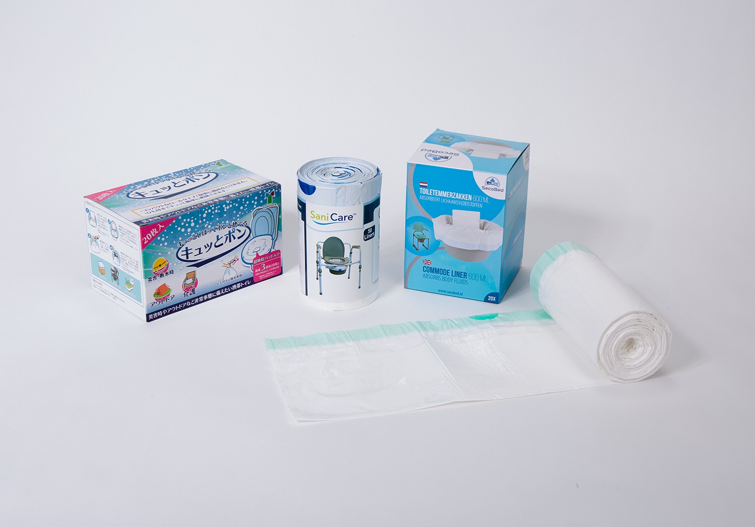 Portable toilet liners with absorbent pads